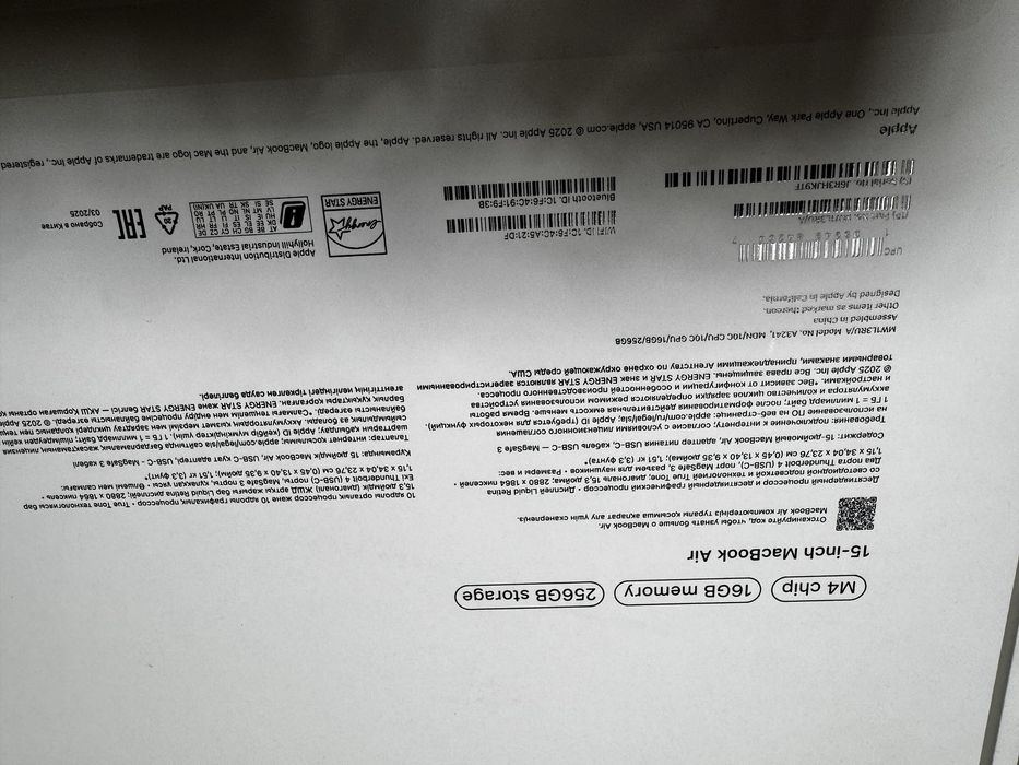 Продам Macbook новый