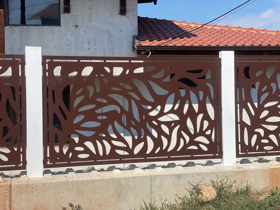 Здравейте изработвам метални конструкци парапети навеси и огради