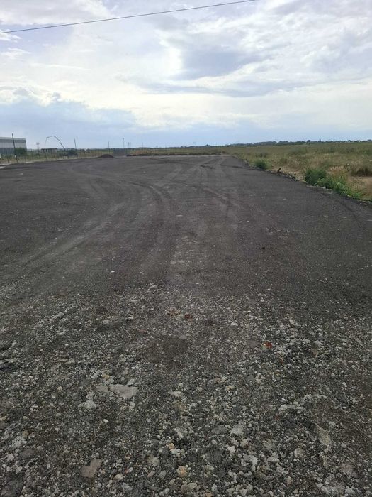 Inchiriez  teren pt parcare TIR-  1000 pana la 6000mp Bacu -Joita