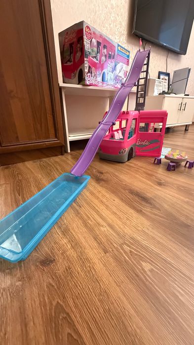 Игровой набор Barbie кемпер мечты с водной горкой