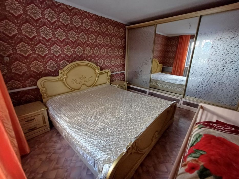двуспальная кровать