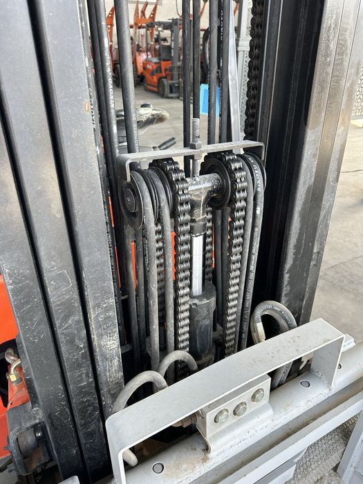 Подъёмник кара боковой захватом