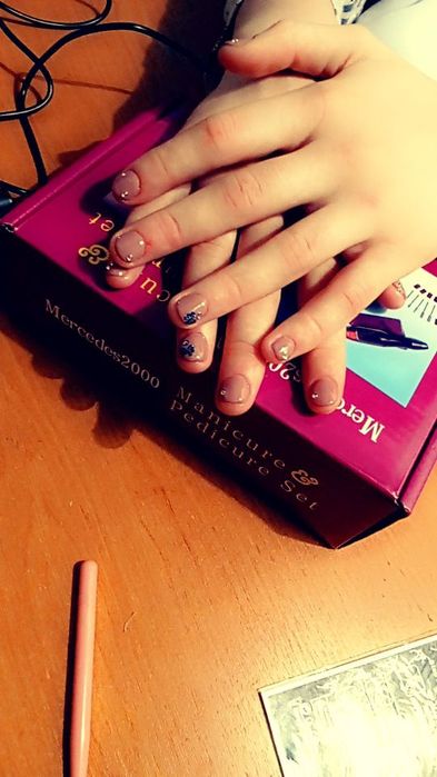 Маникюр.  педикюр