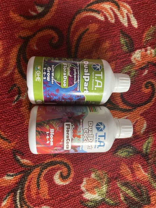 Продам двухкомпонентное удобрение Terra Aquatica