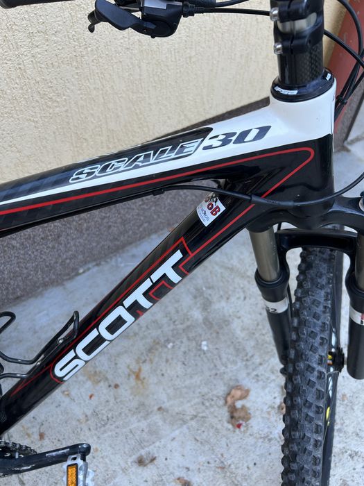 Bicicleta MTB carbon M pe 26’