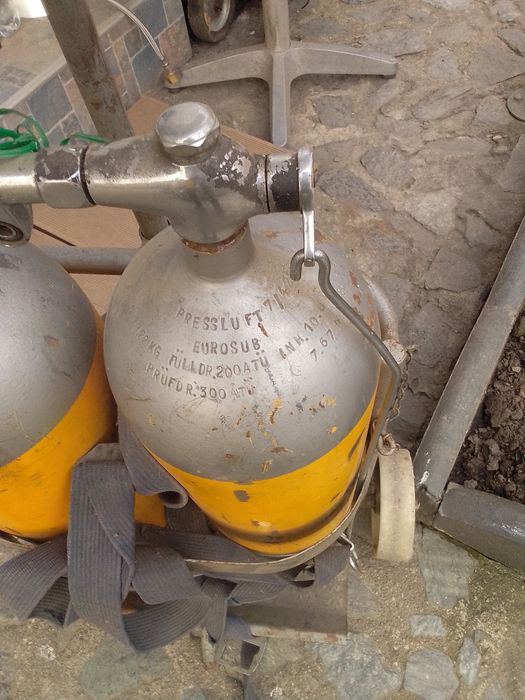 Vând butelie oxigen și regulator oxigen