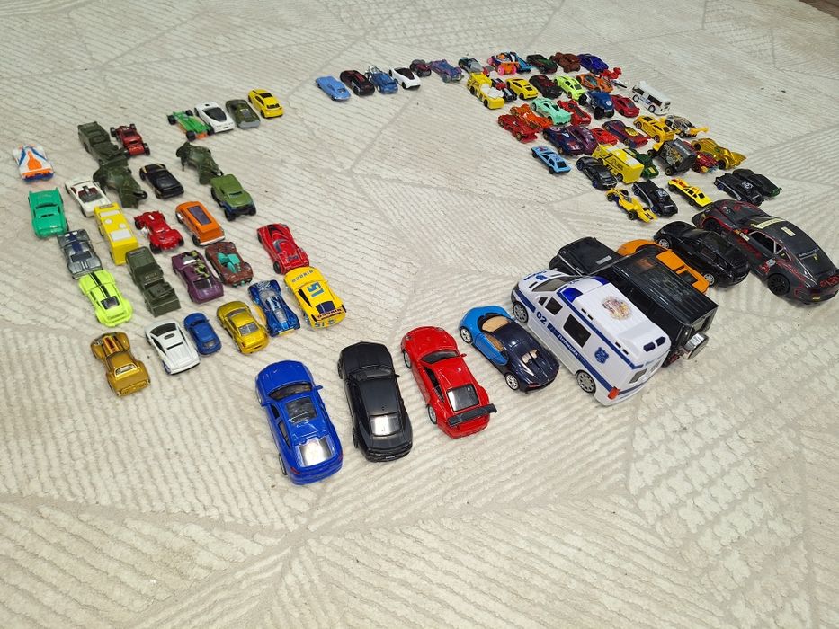 Продам машинки Hotwheels, оригинал.
