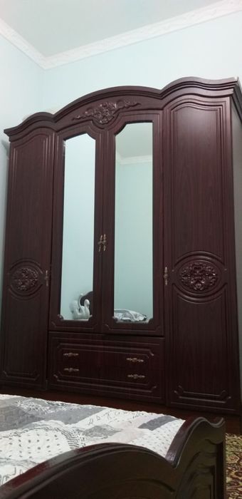 Мебель спальный гарнитур  вишнёвый  свет