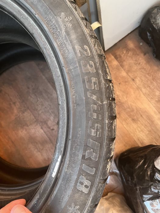 Продаю шины 235/45/18