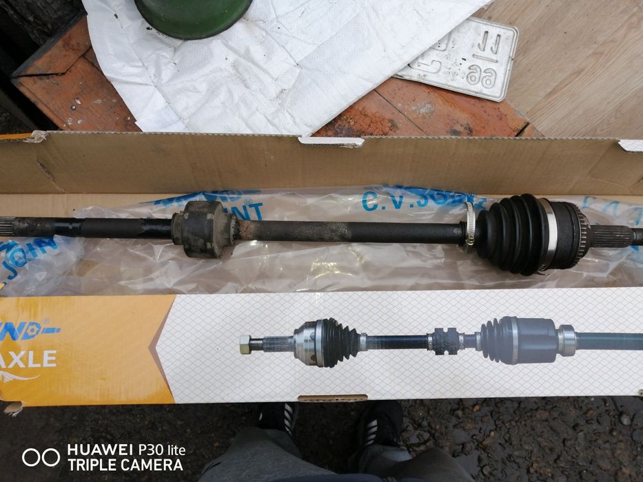 Продам запчасти на Тойота Авенсис