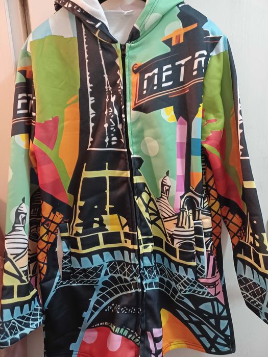 Дамско Яке с градски мотив