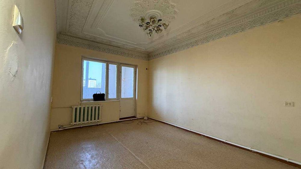 Калениский Фаровон клиникаси 4қаватда 3хонали квартира сотиладиID:1882