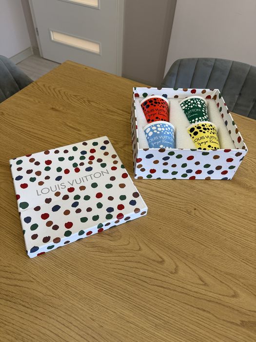 Louis Vuitton X Yayoi Kusama комплект чаши за кафе / вода