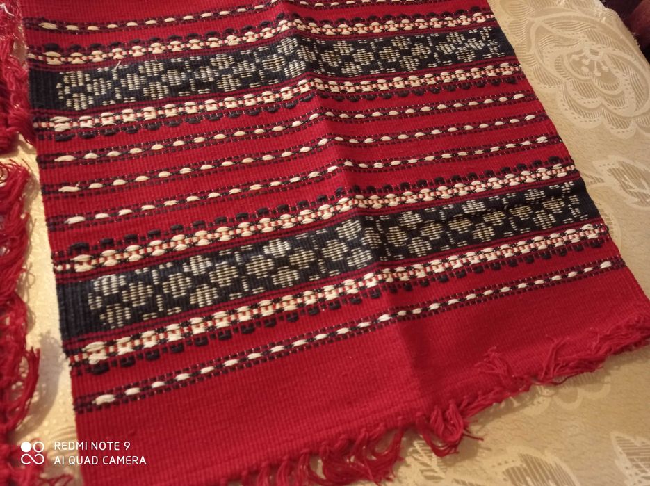 Продавам комплект декоративни покривки