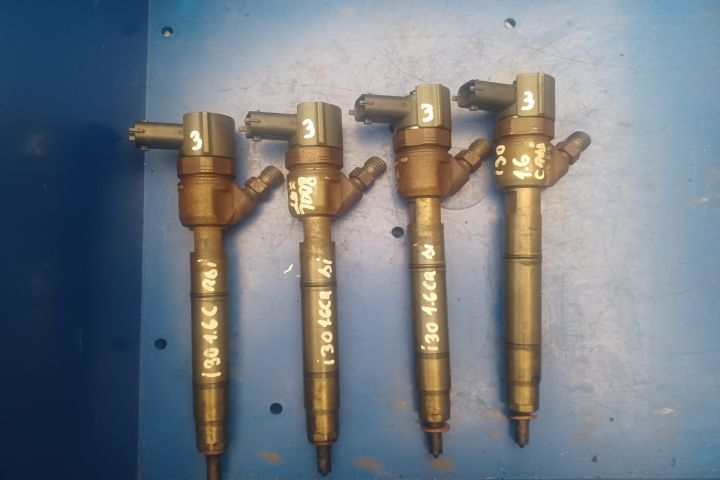 Set injectoare 0445110256 1.6 CRDI Hyundai i30 FD [2007 - 2010] wagon