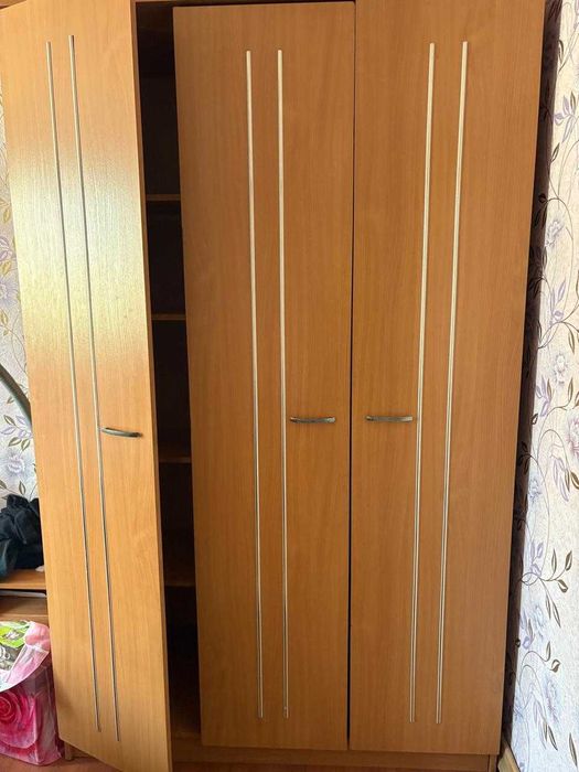 Продается шкаф в спальню
