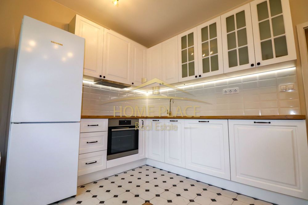 Дава се под наем Двустаен апартамент в Варна, Левски - 60 кв.м за 510 € - Снимка #1