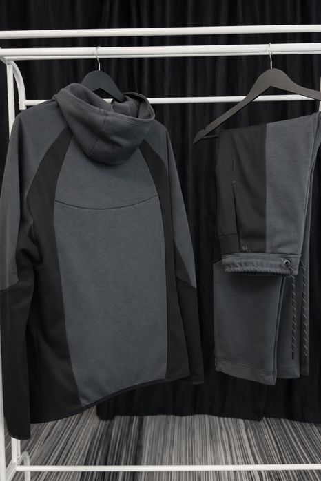 Trening Nike Tech Fleece - model nou - marimi s - xxl Constanta • OLX.ro
