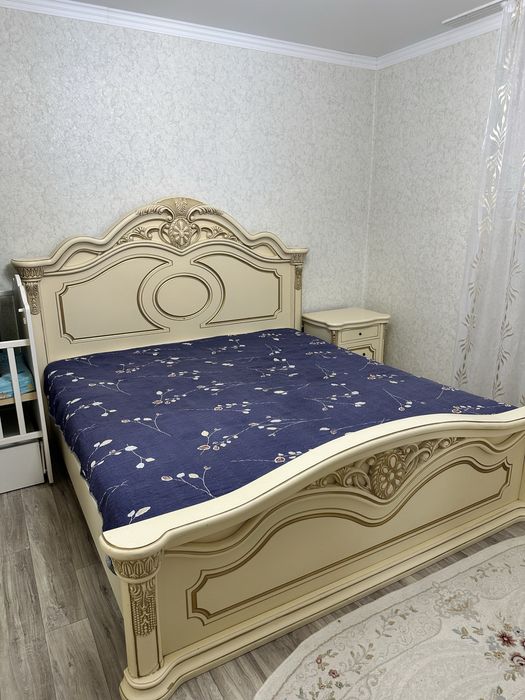 Продам спальный гарнитур