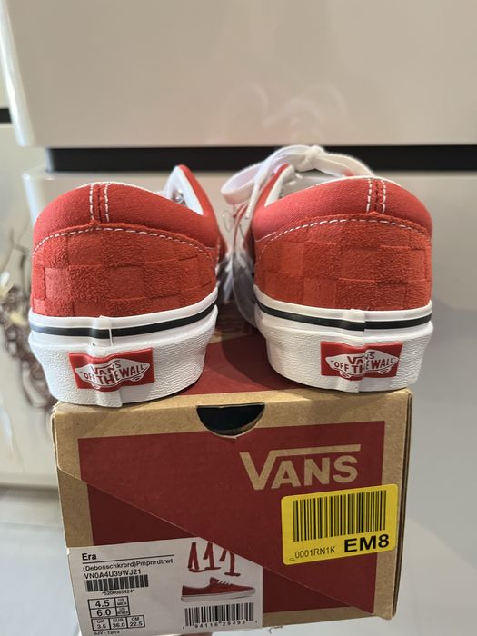 Оригинални кецове на Vans
