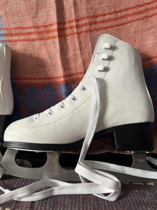 Коньки детские на девочку