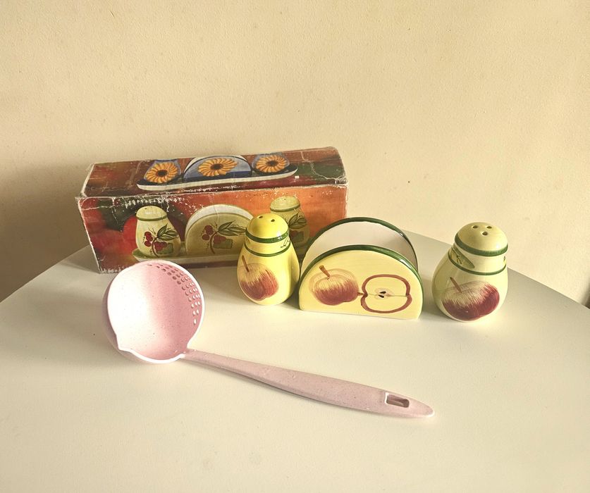 Керамичен комплект солници и салфетник, буркан и лъжица за спагети