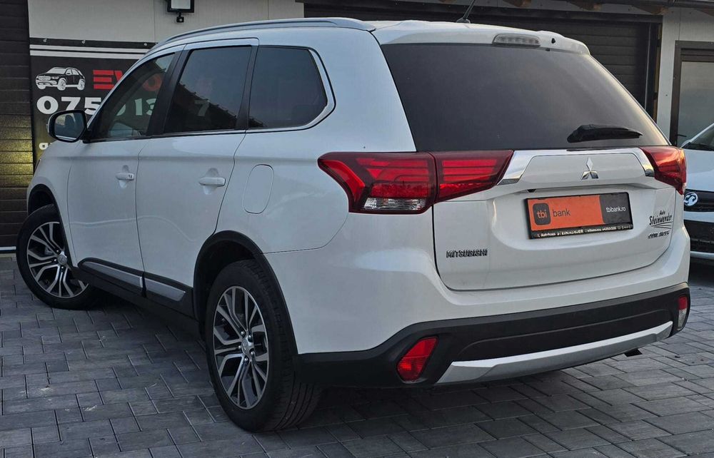 Mitsubishi Outlander 2016 2.2 Diesel 4x4 7 locuri Euro 6 Posibilitate rate Transport gratuit