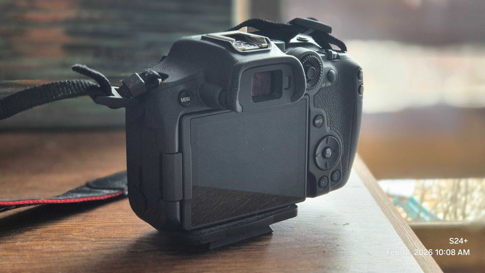 Canon EOS R7 , Ca Nou, cu Garanție Activă,  Pachet cu obiectiv