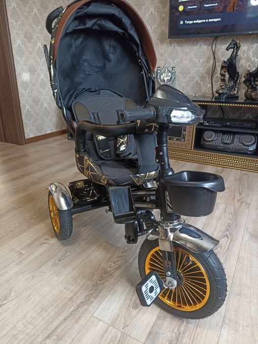 Продам новую коляску: три в одном