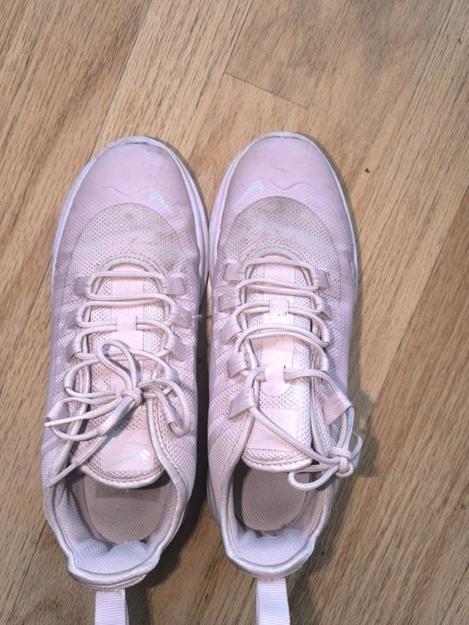 Nike air Дамски розови маратонки номер 40