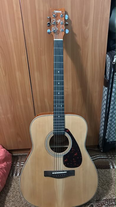 Акустическая гитара Yamaha