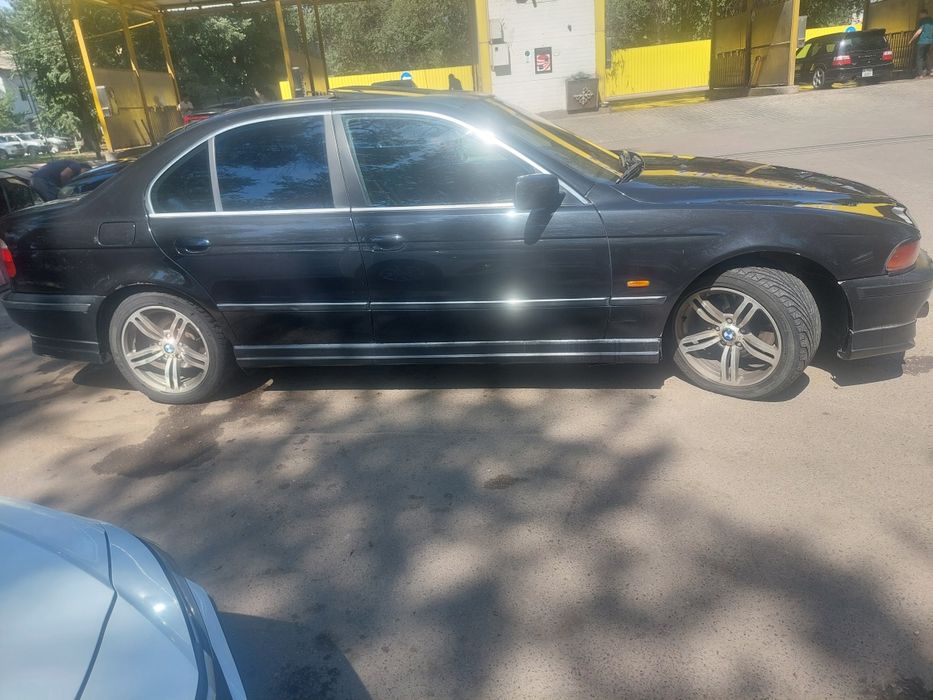 Продам бмв е39 2.8