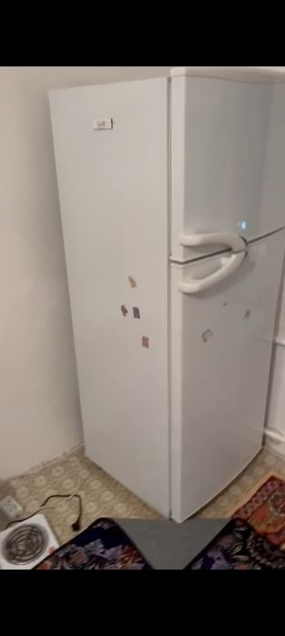 Холодильник в хорошем состояний