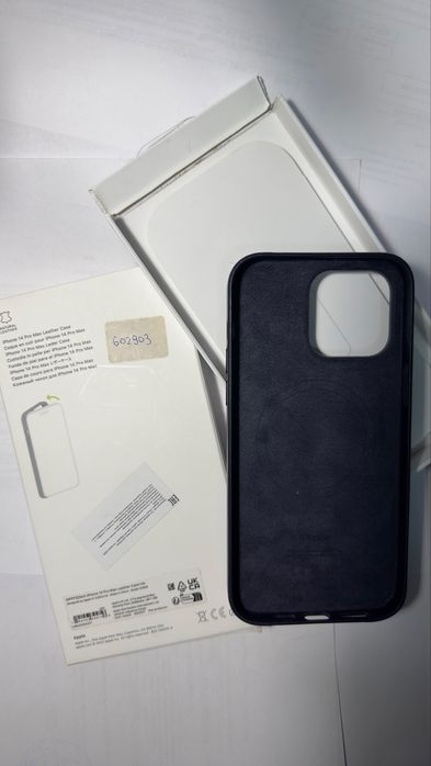 Чехлы айфон 14 Про Макс б/у