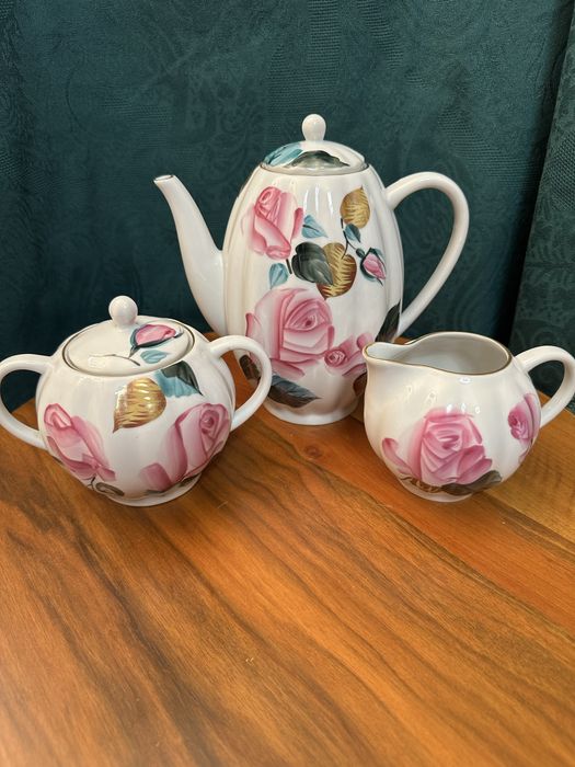 Руски/съветски сервиз “Сватбен подарък” или “Рози” на ЛФЗ Ломоносов
