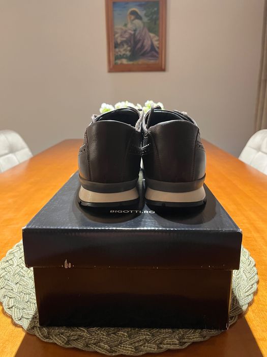 Adidași / Sneakers Bigotti