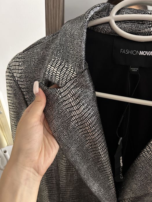 Сако Fashion Nova