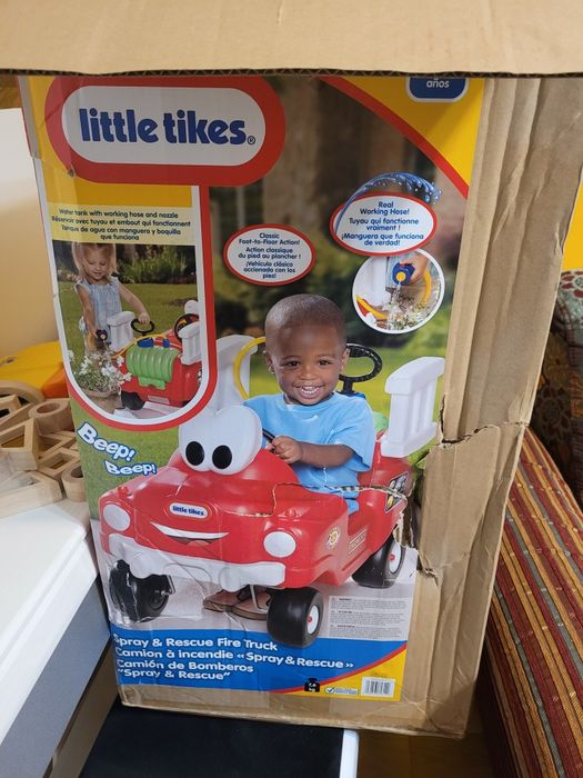 Little tikes masina de pompieri cu furtun de stropit