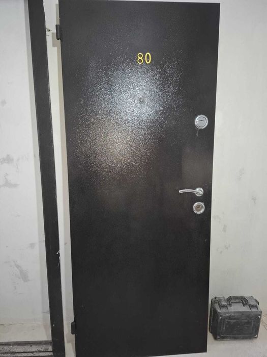 Продам дверь входную