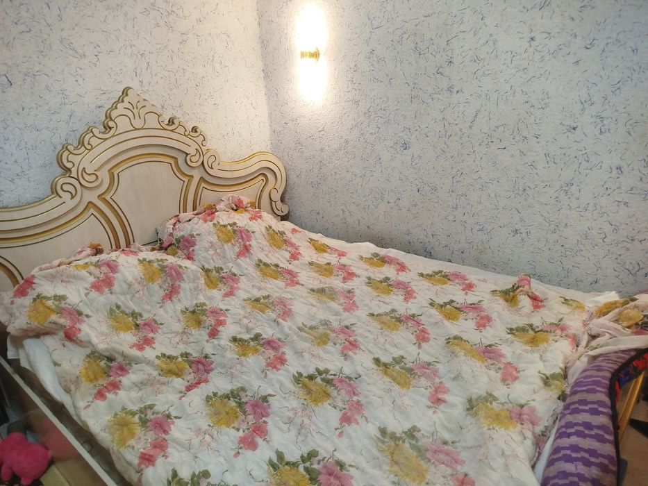 Spalni garnitur sotiladi