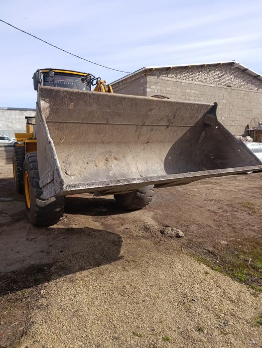 Продам фронтальный погрузчик