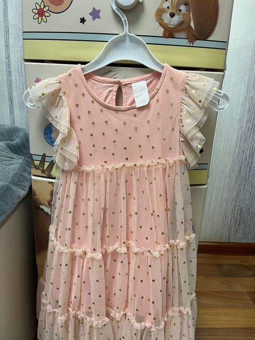 Продам детские нарядные платья на девочку