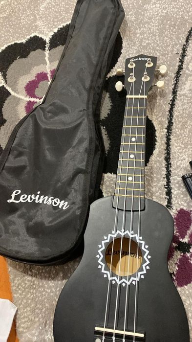 Укулеле              .