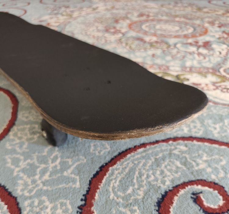 Деревянный скейтборд