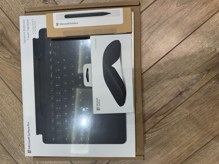 Microsoft Surface Pro 9 i7 / 16GB / 256GB / 120 Гц 2.8K экран.
