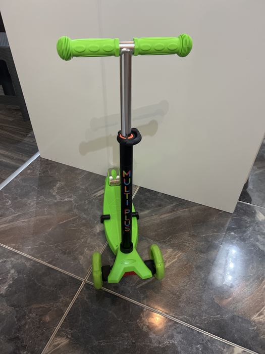 Тротинетка Chipolino multi plus