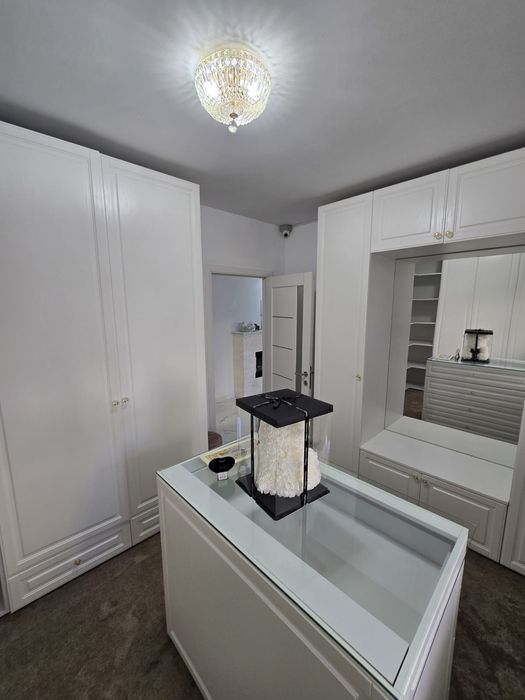 Apartament 3 camere de lux – parter, curte, 2 locuri de parcare