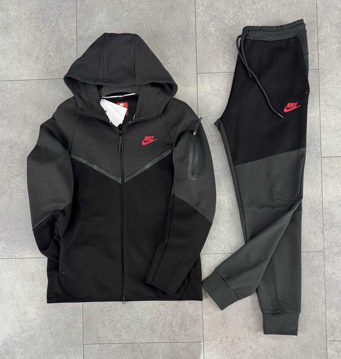 Nike TECH Fleece Set