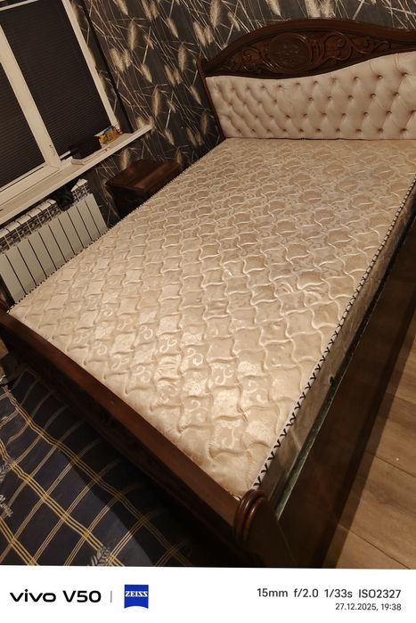 2 кишилик кровать ва 2 та тумба