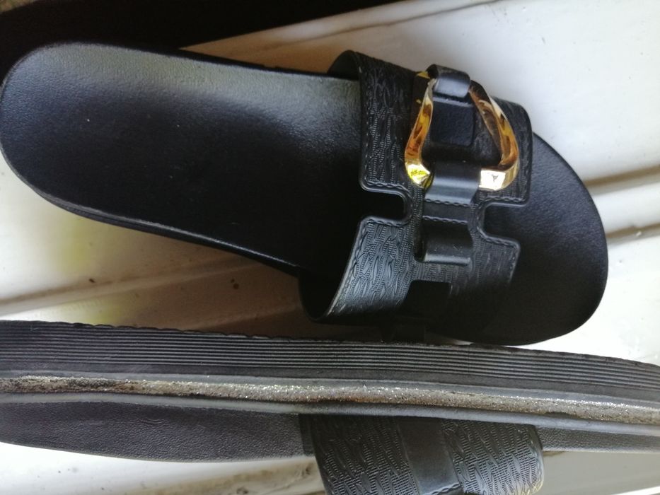 Дамски чехли. Черни